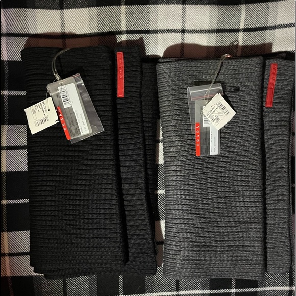 Brand New W Tags MINT CONDITION!!!!!
1 BLACK SCARF.. - Picture 1 of 4